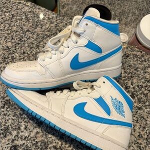 Air Jordan 1 Mid UNC Women’s